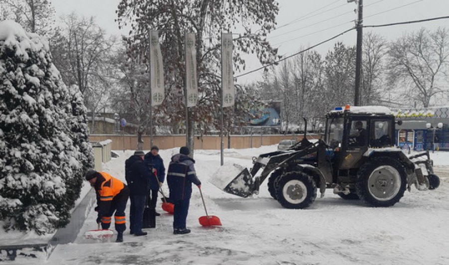 Суботнік па ачыстцы снегу